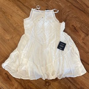 Lulu’s white summer dress